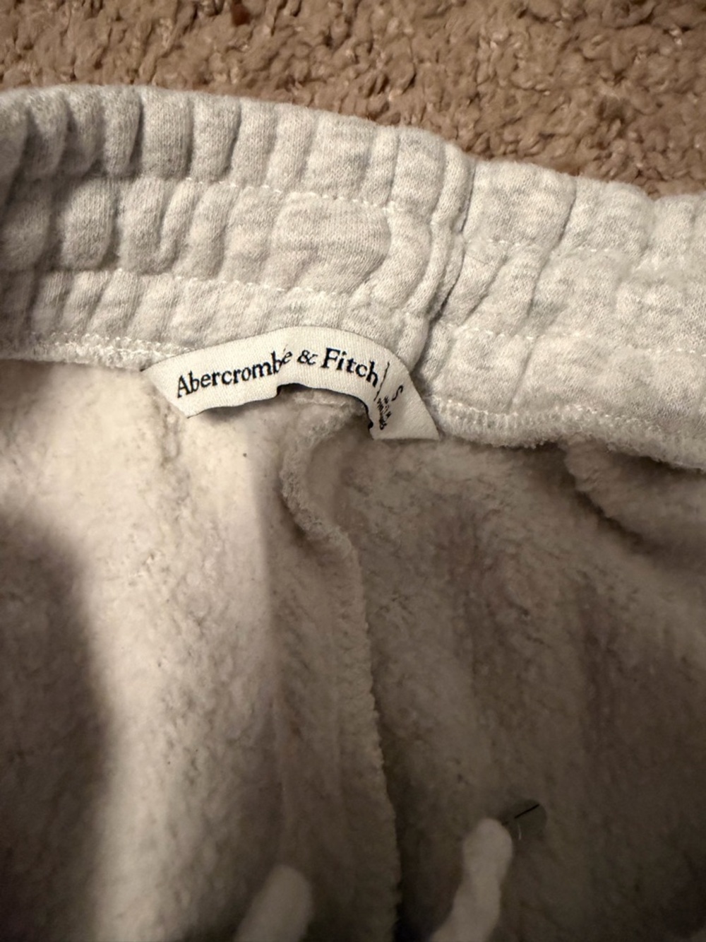 Abercrombie Mid Rise Sunday Short - Picture 4 of 5